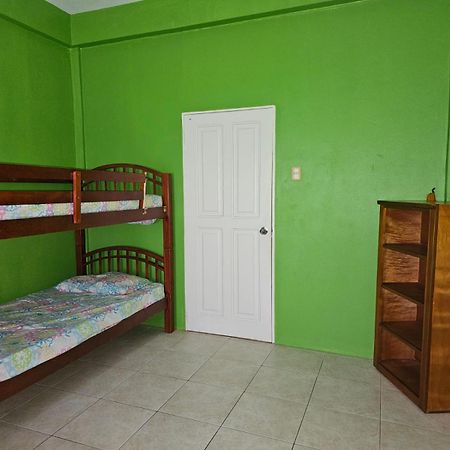Fish Tobago Guesthouse Or Joy And Brandon Guesthouse Buccoo Oda fotoğraf