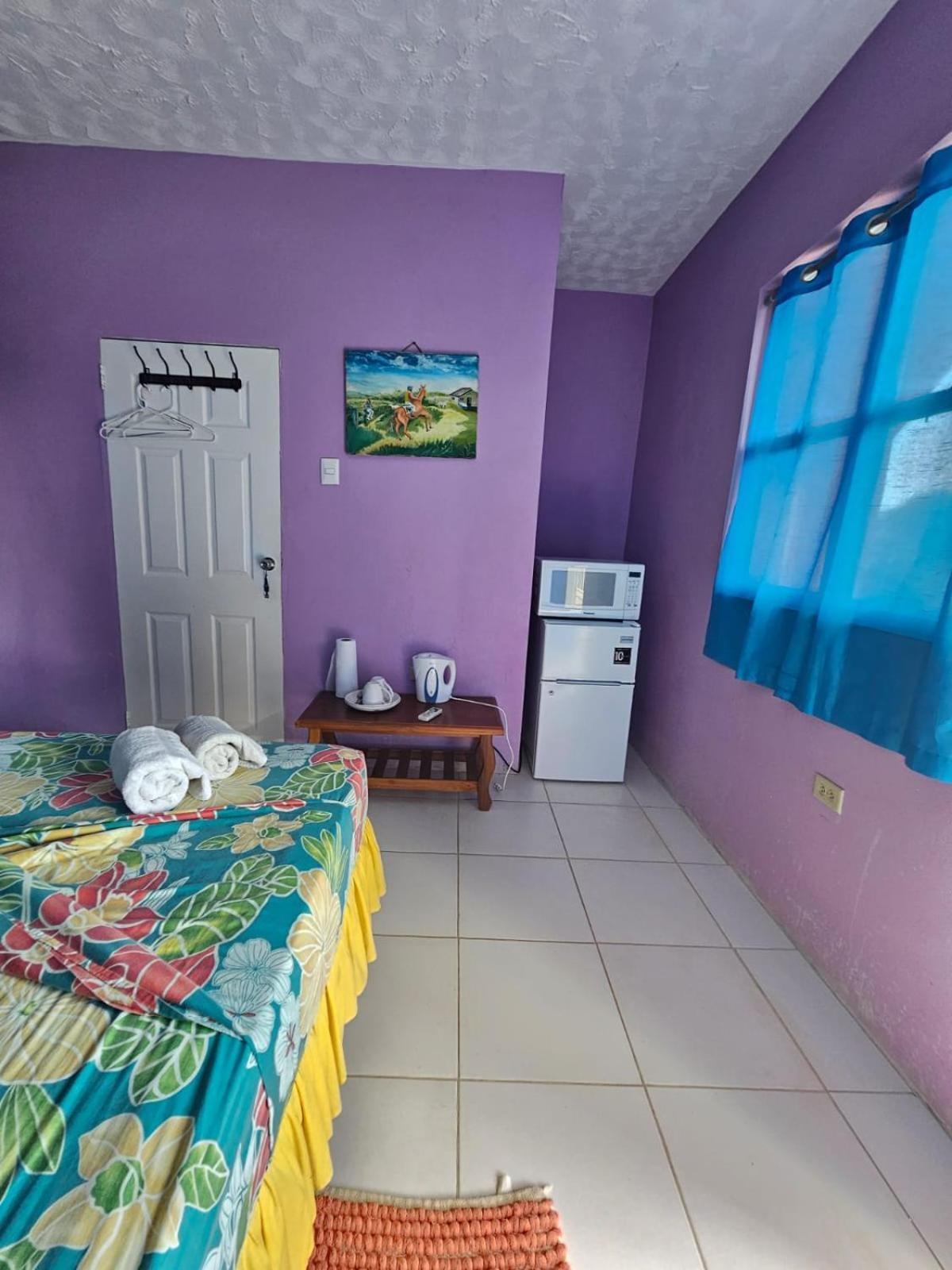 Fish Tobago Guesthouse Or Joy And Brandon Guesthouse Buccoo Oda fotoğraf