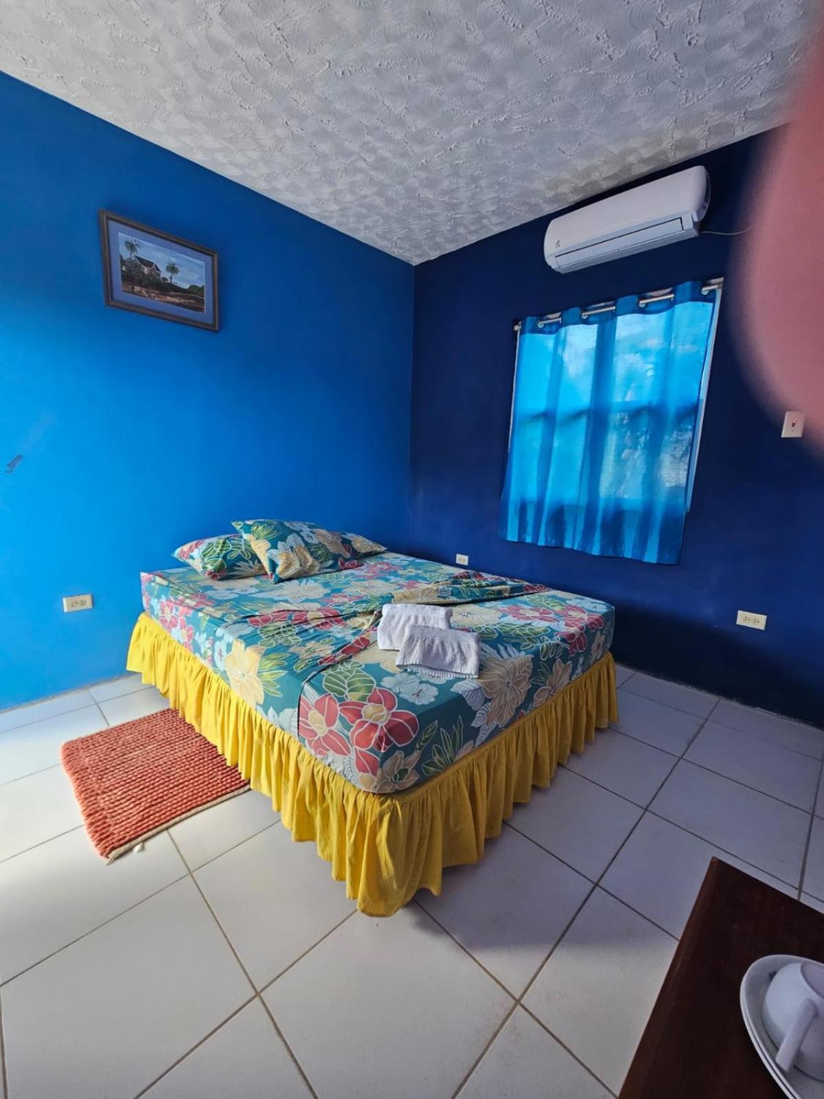Fish Tobago Guesthouse Or Joy And Brandon Guesthouse Buccoo Oda fotoğraf